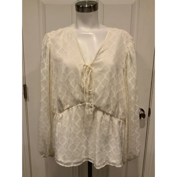 Elizabeth and James Cream Geometric Textured V-Neck Blouse, Size XXL - Picture 1 of 9